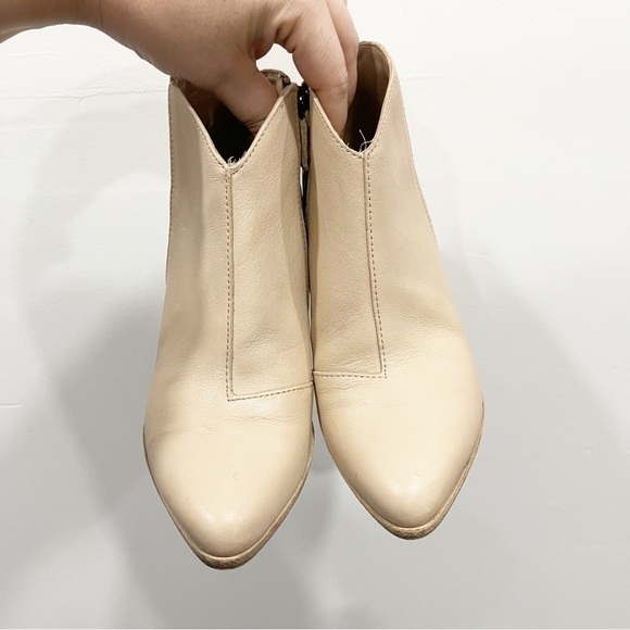 Eileen Fisher Trail Leather Ankle Bootie Size 5 Classic Neutral - Picture 3 of 13